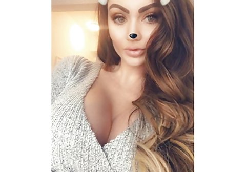 چاد سوپر سینه زن وایت با Dava Foxx و آسان بازی می کند