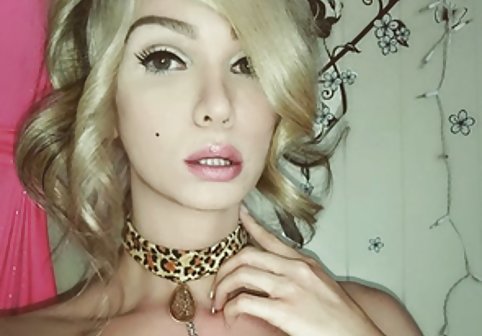 عیار ژاپنی بر روی شورت خود استمناء کلیپ سینه سکسی می کند