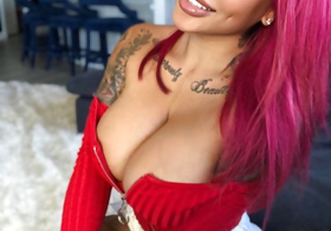 PAWG پستان و سکس Milf Sara Jay Fucks خروس رالف لانگ با Hot GF!