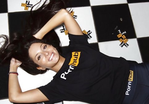 Aaliyah Love خروس را با شیر ممه سکسی نامادری لیسی شیرین به اشتراک می گذارد